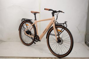 Vélo électrique en aluminium 250W conforme aux normes européennes, 700C, capteur de couple, batterie cachée 48V 10AH, frein à disque, suspension avant, étanche, 60 km d'autonomie - Product Image 4