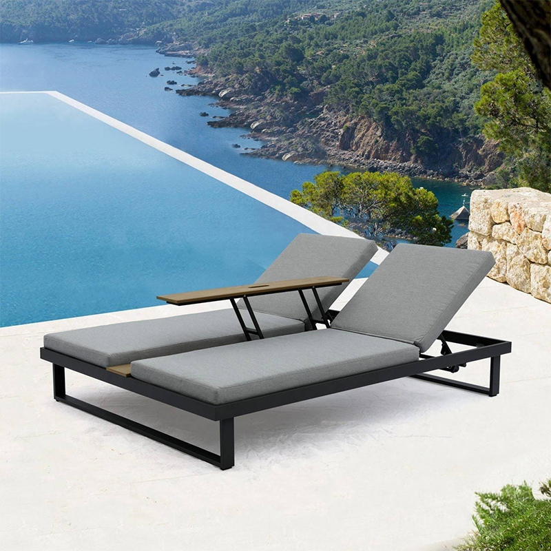 Modern Iron Black Chaise Lounge with