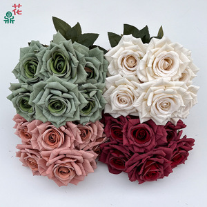 Rosas de seda de siete cabezas, flores artificiales para decoración de bodas, estilo moderno, arreglo interior, respetuoso con el medio ambiente - Product Image 1