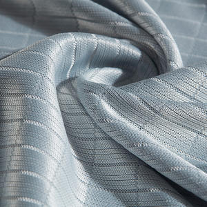 Paño de Limpieza para Botellas de Vino, Ligero, Gris, 24" X 20", Sin Pelusas, con Certificación EACC, JPO y 3A-Triple - Product Image 2