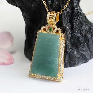 Pendentifs <span class=keywords><strong>en</strong></span> <span class=keywords><strong>jade</strong></span> de Birmanie naturel sculptés à la main Pendentifs <span class=keywords><strong>en</strong></span> jadéite plaqué <span class=keywords><strong>or</strong></span> Pendentifs carrés <span class=keywords><strong>en</strong></span> <span class=keywords><strong>jade</strong></span> du Myanmar pleins de zircon - Product Image 6