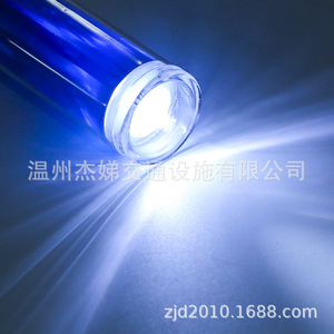 Bâton LED rechargeable bicolore rouge et bleu de 36 cm, IP65, clignotant et à lumière constante pour avertissement de circulation - Product Image 1