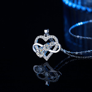 Collar de Joyería de Moda con Colgante de Infinito y Corazón con <span class=keywords><strong>3</strong></span> Piedras, Corte Redondo, Moissanita VVS1 GRA de 1.6CT con Certificado para Parejas - Product Image 4