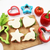 Metal hartvormige dinosaurusvormige sandwichkoekjesvormpjes, stervormige mini-koekjesvormpjes, set dieren-, groente- en fruitvormpjes voor kinderen