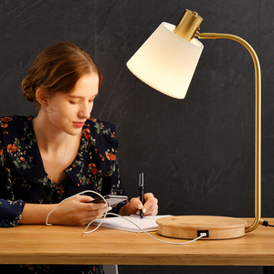 New Bằng Gỗ Thông Minh USB + Điện Thoại Di Động Sạc Không Dây Khách Sạn Phòng Ngủ Đèn Cạnh Giường Sang Trọng Bắc Âu Đèn Văn Phòng Chiếu Sáng Đèn Bàn - Product Image 3