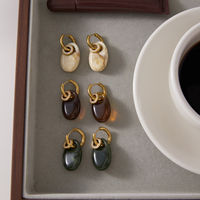Boucles d'oreilles créoles J&D Jewelry en résine ambrée, plaqué or 18 carats, acier inoxydable, zircone, bijoux étanches pour femme, idéales pour les vacances