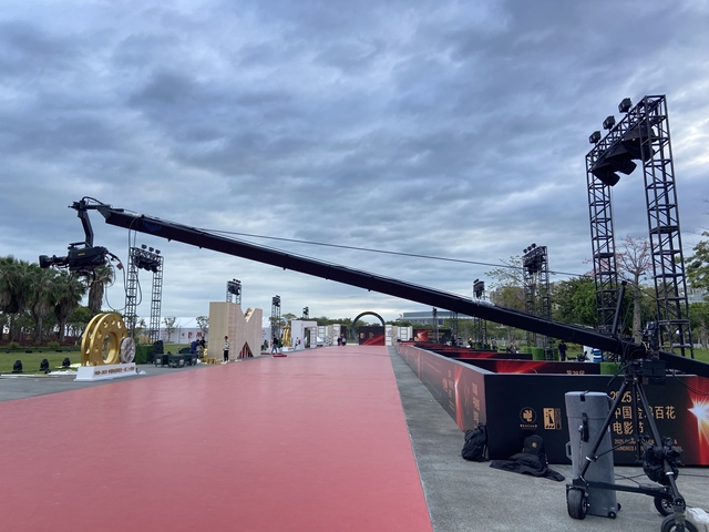 High Quality Whole Set Camera Crane Jimmy Jib for Broadcast Stduio Film Sport Shooting Weeding Shooting One Man Operate 3-15m