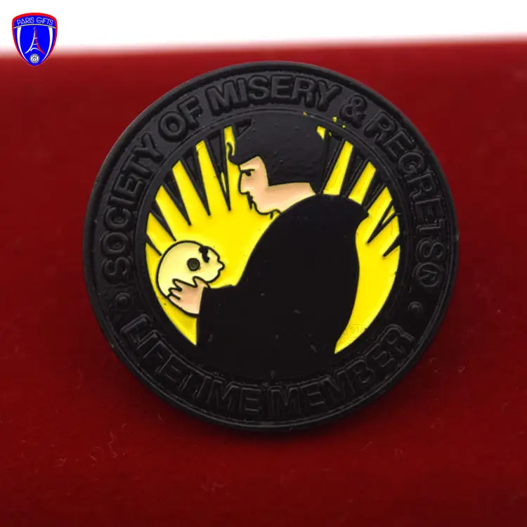 Black nickel plated round shape enamel religion cross lapel pin custom lifetime member religious pin badge for Christians