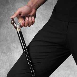 Bastón de Apoyo para Personas Mayores con Empuñadura Antideslizante y Eje Resistente, Fabricado con Resina y Madera - Product Image 5