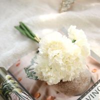 Cadeau de fête des mères Fleurs d'oeillet artificielles Bouquet de fleurs d'oeillet en soie pour les fleurs du festival
