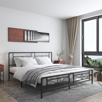 Lit double en fer forgé moderne de style victorien avec cadre en tube métallique robuste et design à jointures séparées, avec tête de lit, pour hôtels et Airbnb