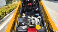 Chargeuse compacte NIMBUS à structure robuste, excellent rapport qualité-prix, qualité fiable, commande par pilotage