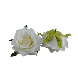 2023 थोक लोकप्रिय 7 सेमी गुलाब के फूल सिर रेशम मखमली गुलाब केक फूल रेशम गुलाब के सिर