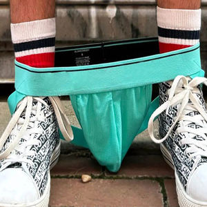 Sous-vêtements pour hommes en maille respirante en polyester, sous-vêtements sexy pour hommes transparents personnalisés avec un grand pénis - Product Image 2