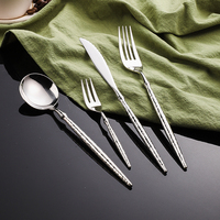 Ensemble de couverts en acier inoxydable 18/8 personnalisé en grande quantité, design élégant avec tous les modèles : couteau de table, cuillère, fourchette à fruits