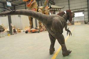 Costume de dinosaure <span class=keywords><strong>Velociraptor</strong></span> Mutant Zigong CET avec design de pattes cachées, léger, tailles personnalisées pour centres commerciaux, aéroports et parcs à thème - Product Image 4
