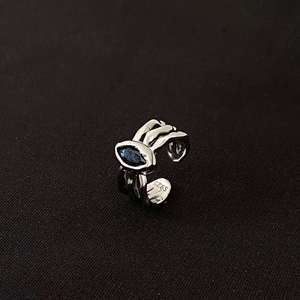 Anillo de Uña de Plata de Ley con Baño de Rodio, Diseño Geométrico Creativo Punk Europeo-Americano con Piedra Natural, Elegante y Moderno para la Punta del Dedo - Product Image 4