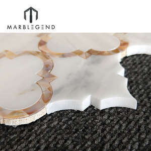 Piastrelle <span class=keywords><strong>a</strong></span> Mosaico in Marmo Bianco Milano con Intarsi in Conchiglia Dorata Stile Arabesco <span class=keywords><strong>a</strong></span> Forma di Lanterna per Rivestimenti Murali, Pavimenti e Decorazioni Alberghiere - Product Image 3