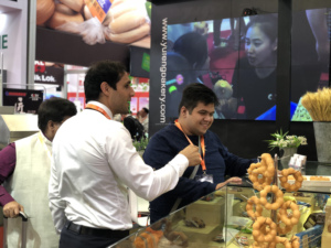 Yufeng промышленный жареный торт пончик с различными типами - Product Image 6