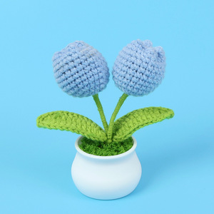 Maceta moderna de flores tejidas a mano de varios colores, flor de tulipán de ganchillo personalizada, regalo de San Valentín - Product Image 1