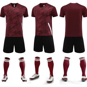 ชุดฟุตบอลคลาสสิควินเทจแบบกำหนดเอง เสื้อเจอร์ซีย์ระบายอากาศ แห้งเร็ว น้ำหนักเบา ชุดยูนิฟอร์มฟุตบอลสำหรับผู้ชายระดับมืออาชีพ - Product Image 2