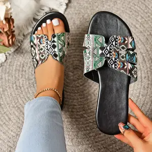 Summer Colored Women's Sandals and Slippers 718 Large Flat Bottom Manufacturer Wholesale Beach Sandals at Low Prices