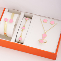 Pendientes de Cinco Pétalos, Anillo de Trébol de Cinco Hojas, Pulsera, Collar - Juego de Cinco Piezas, Juego Decorativo de Flores de Cinco Hojas para Mujer