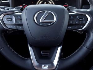 Lexus LX600 <span class=keywords><strong>F</strong></span> SUV Usato 2024 - Product Image 6