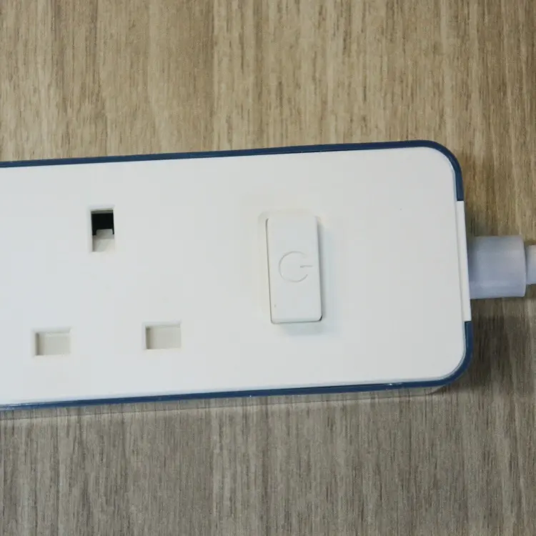 สายไฟพร้อมช่องเสียบ AC 4ช่อง + พอร์ต USB 3ช่อง + ช่องเสียบปลั๊กไฟ1ช่องพร้อมปลั๊กป้องกันสายไฟ1.5เมตร