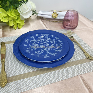 Vente en gros de <span class=keywords><strong>vaisselle</strong></span> en céramique élégante de luxe <span class=keywords><strong>vaisselle</strong></span> en porcelaine de mariage populaire en rouge <span class=keywords><strong>vert</strong></span> bleu pour la maison cuisine - Product Image 5