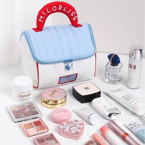 Organizador de cosméticos de mano suave ecológico de alta gama, gran capacidad, lindo patrón de Casita, almacenamiento de maquillaje para artículos de tocador - Product Image 5
