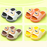 PVC été plage chaussures pour femmes mode tendance intérieur maison pour pantoufles confortable plat anti-dérapant sandales conception populaire