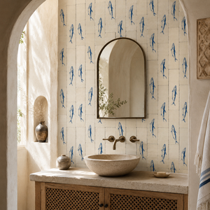 Piastrella in Ceramica Dipinta a Mano con Motivo Pesci Blu, Design Originale per Bagno e Cucina di Hotel, Decorazione Murale Mediterranea - Product Image 1