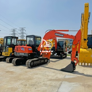 Excavatrice sur chenilles hydraulique d'occasion DOOSAN DH55 d'origine coréenne, haute qualité, prix bas, bon état, rouge - Product Image 2