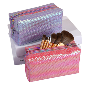 Bolsa de Maquillaje Cuadrada de Moda para Mujer, con Diseño de Sirena Trenzada, Cierre de Cremallera, Cuero PU Tridimensional, Pearl Magic Check - Product Image 1