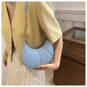 Nouvel arrivage de sacs à main pour femmes minimaliste estampillé en chaîne couleur unie décontracté texturé mode fourre-tout sac à main à bandoulière pour femmes - Product Image 5