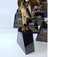 Vente en gros Trophée classique en métal motif étoile noir K9 avec base en cristal de verre Prix personnalisé gravé au laser Bronze doré poli Cadeau