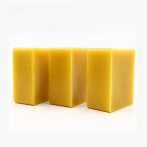 Cire d'abeille jaune parfumée naturelle la plus vendue avec un parfum rafraîchissant, écologique pour la fabrication de bougies et la décoration de Noël à la maison - Product Image 2