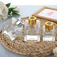Bouteilles de diffuseur d'huile à roseaux carrées de luxe, volume 50 ml avec bouchon à vis, tailles 100 ml, 200 ml, 500 ml disponibles