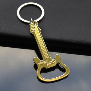 Venta al por mayor Barra de música creativa, tienda práctica regalo colgante Metal Vintage guitarra abrebotellas llavero/ - Product Image 4