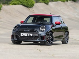 Auto a Benzina Commerciale Compatta 3 Porte 4 Posti Hatchback MINI JCW 2025 JOHN COOPER WORKS per Pendolarismo Quotidiano - Product Image 1