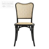 Chaise de mariage moderne en PP noir style grain de bois avec assise tressée pour la location d'événements – Fournisseur direct d'usine pour commandes en gros