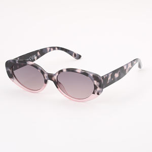 Lunettes de soleil mode OEM 2025 nouvelle tendance avec lentille de protection UV400 couleur Pantone cadre en plastique disponible - Product Image 1