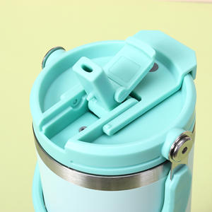 Bouteille d'eau en métal à double paroi isolée pour les voyages et les sports avec poignée ergonomique - Product Image 2