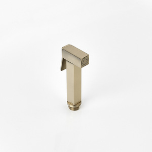Современный матовый золотой латунный спрей Shattaf для унитаза, биде - Product Image 5