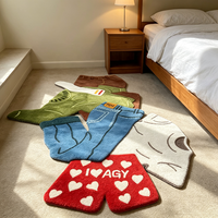 Tapis fait main tufté à la main, forme irrégulière originale, motif jeans, chaussures, pantalons, sur mesure, toutes tailles, découpé sur mesure, pour la décoration de chambre