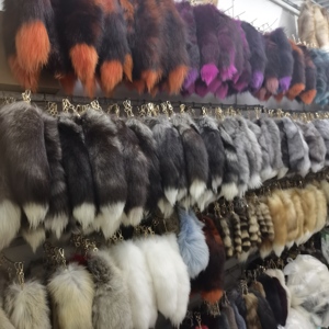 Cute Personalized Genuine Fur Fox Tail Pendant Promotional Keychains & Carabiners Genuine Fur Accessory Bag