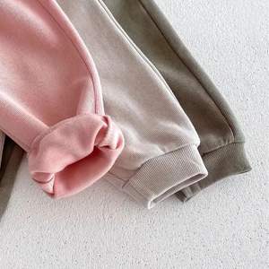 Conjunto Deportivo de Algodón Orgánico Acanalado para Niños, Conjuntos de Ropa para Niños Pequeños, Conjunto de Sudadera para Niños, Conjuntos Deportivos Personalizados de Punto para Niños - Product Image 4