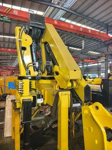 Grúa Hidráulica Urbana de Trabajo Ligero, Alta Eficiencia, 8 Toneladas, Pluma Plegable de 4 Secciones - Product Image 2