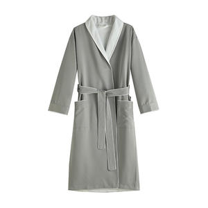 Peignoir en microfibre de satin double épaisseur Peignoir d'hôtel à motif solide Peignoir thermique longueur genou Robe de spa - Product Image 1